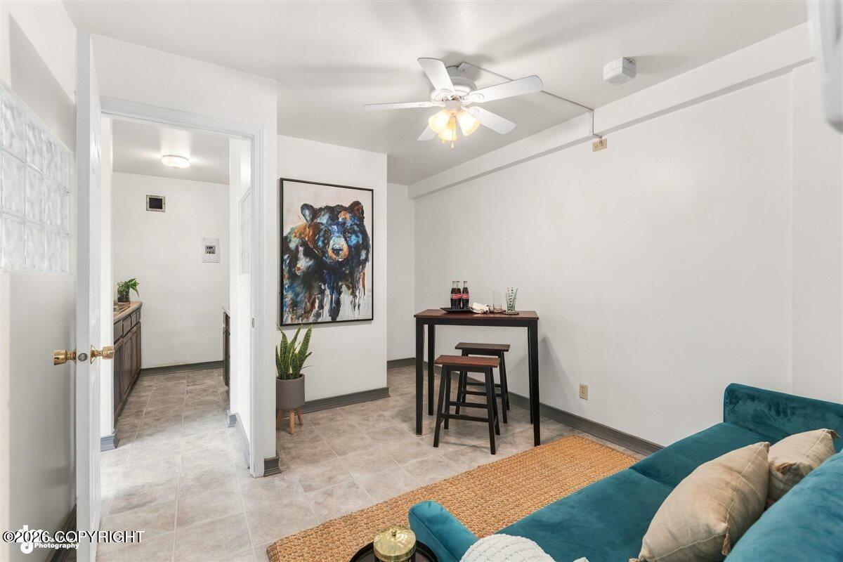525 W 3rd Avenue #402 Property Photo 19