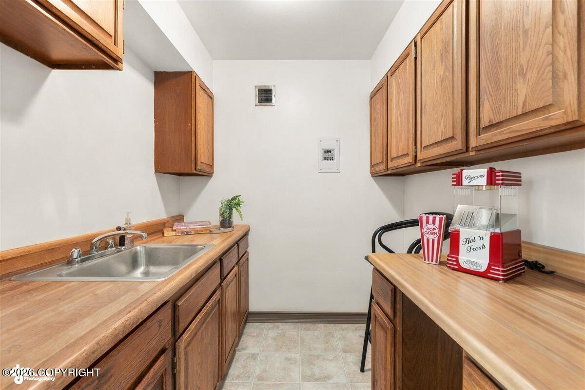 525 W 3rd Avenue #402 Property Photo 22