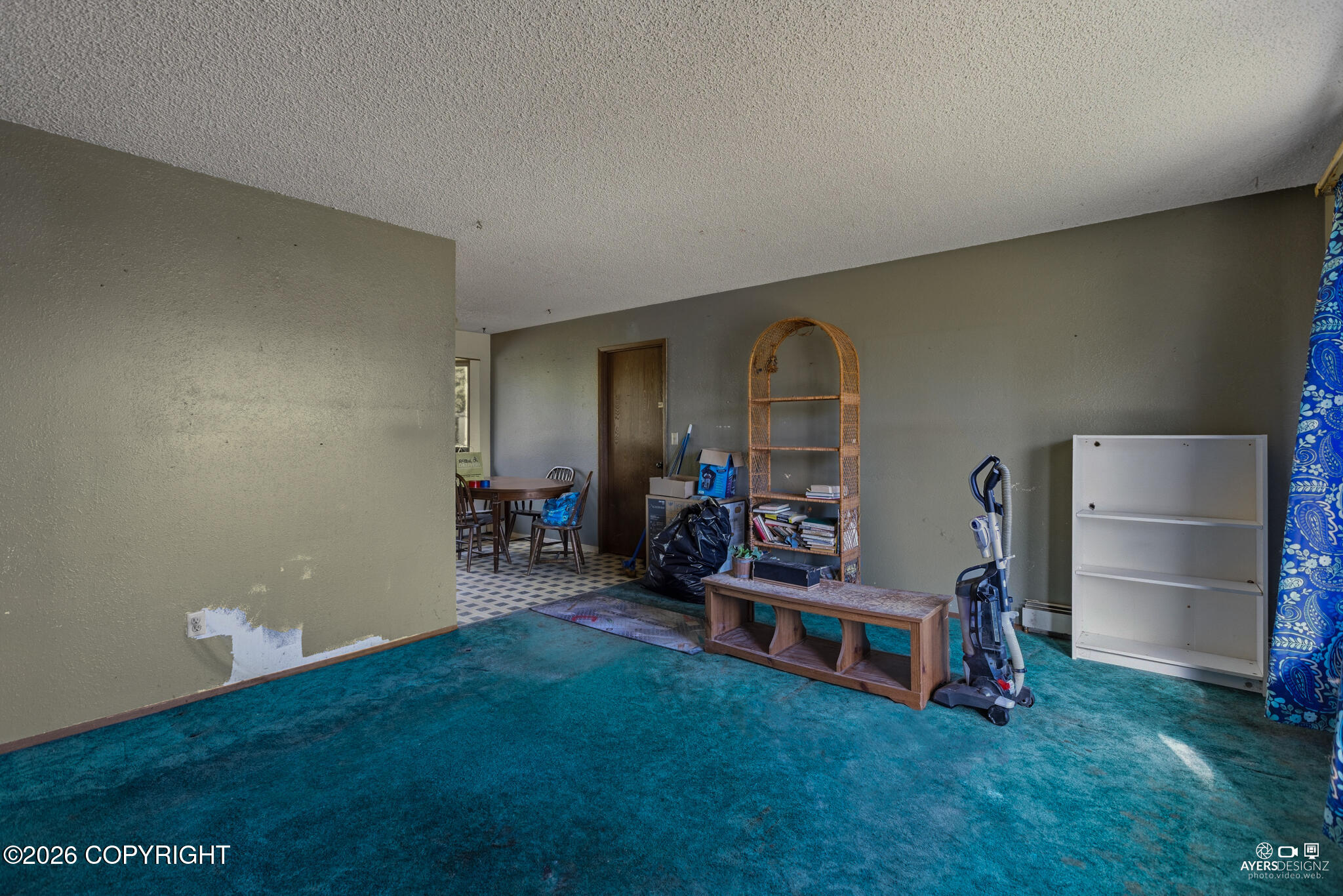 697 Sycamore Circle Property Photo 4
