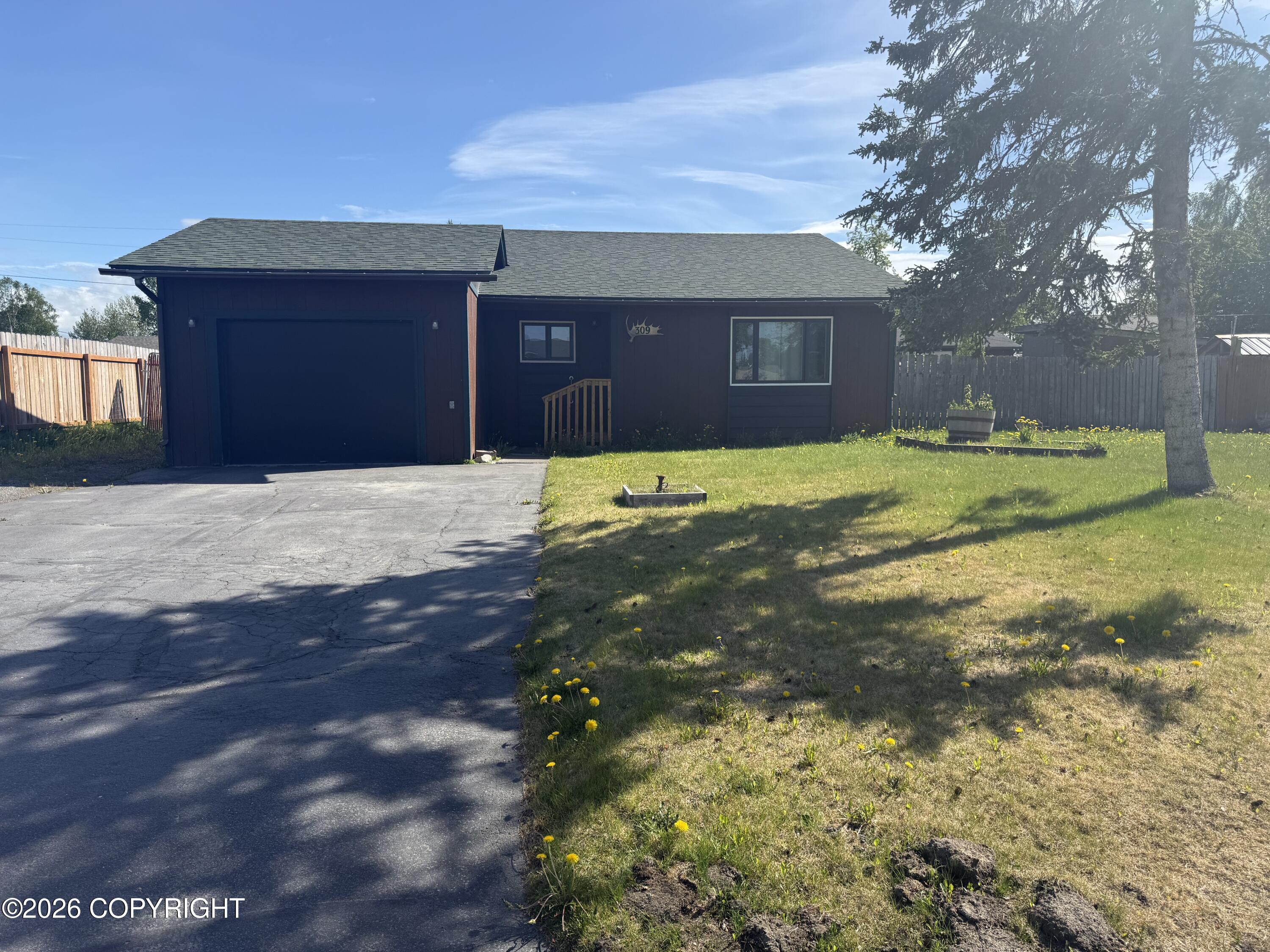 309 W Corral Avenue Property Photo 2