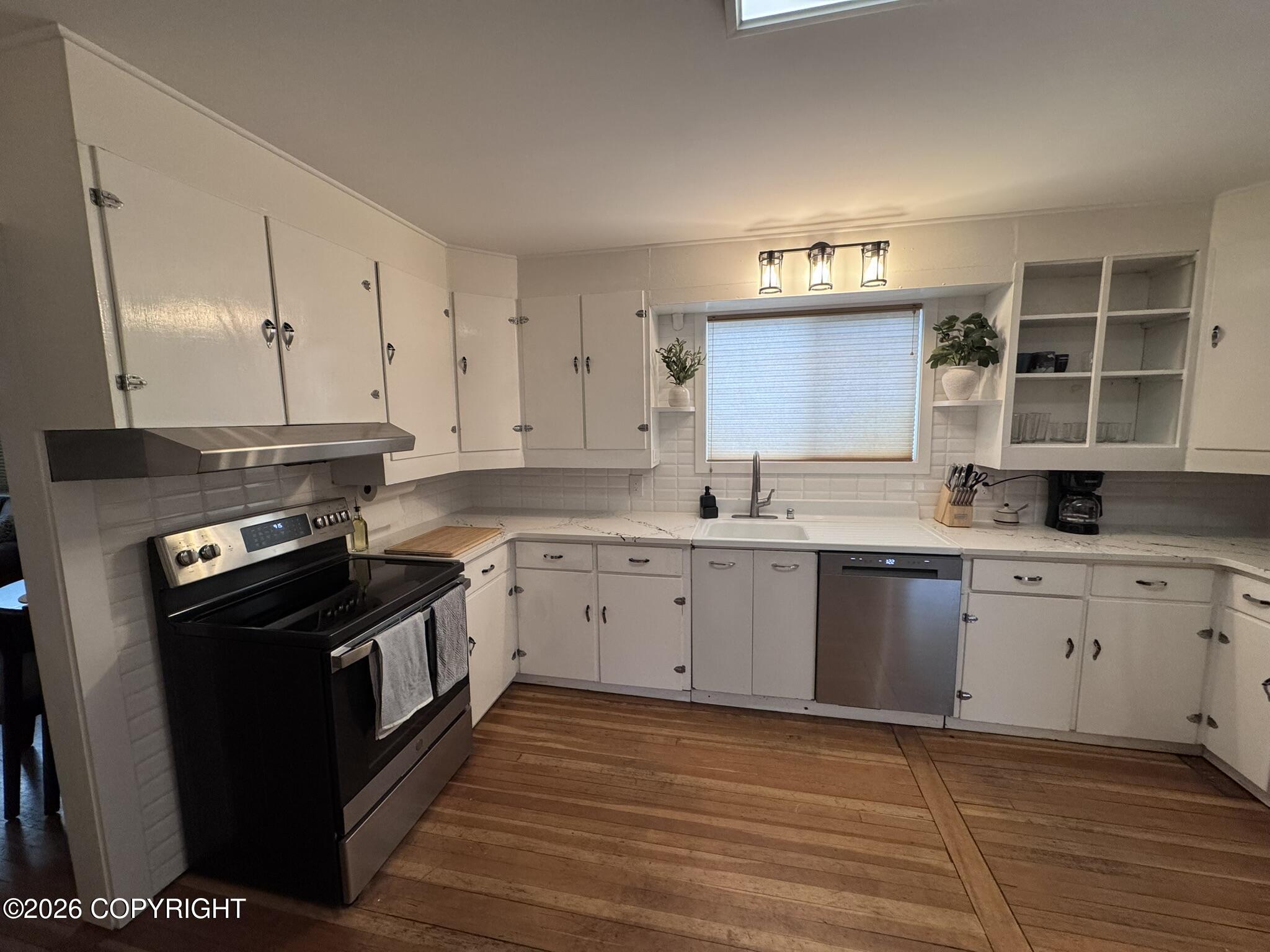 112 E 10th Avenue Property Photo 7