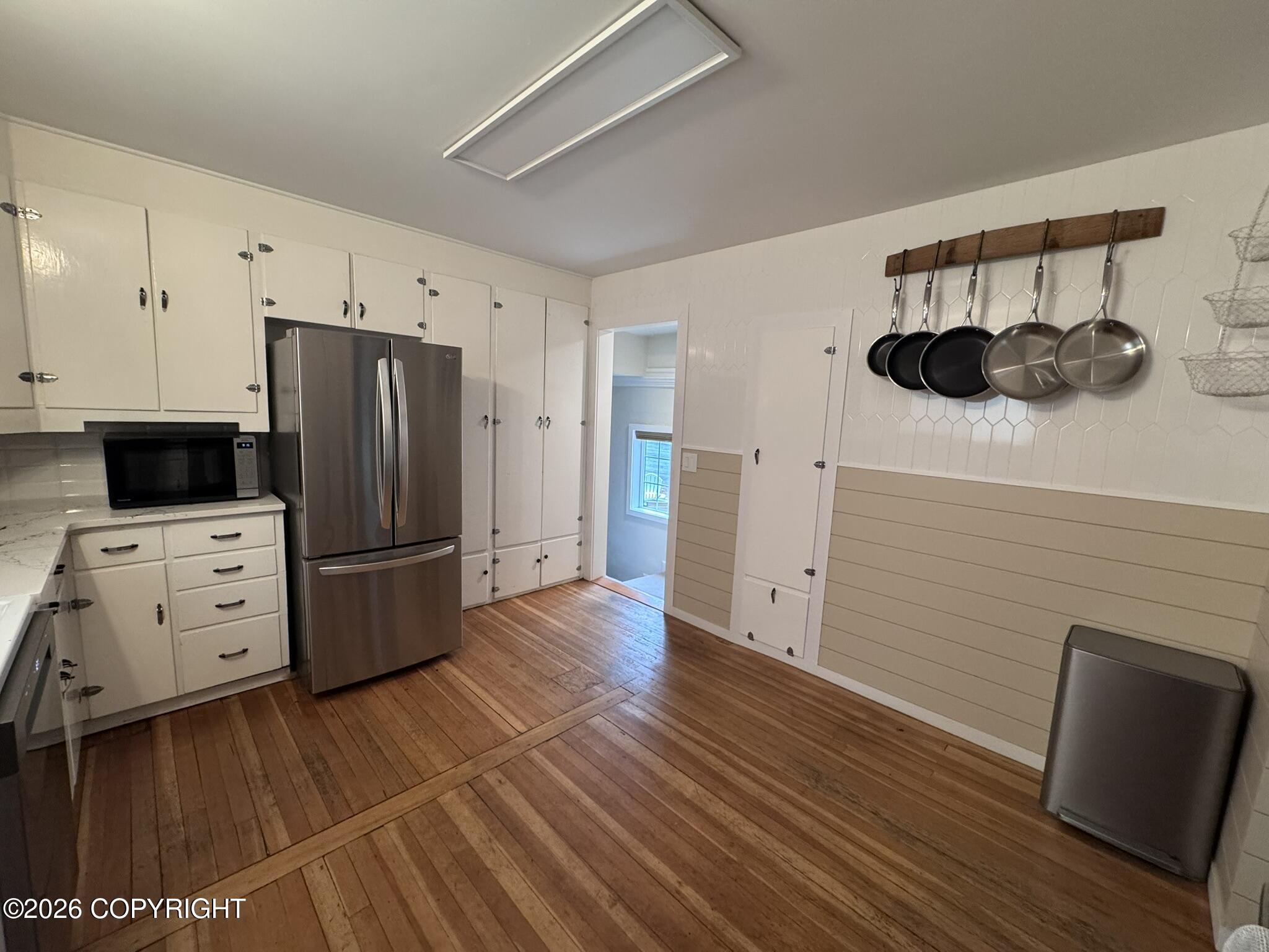 112 E 10th Avenue Property Photo 9