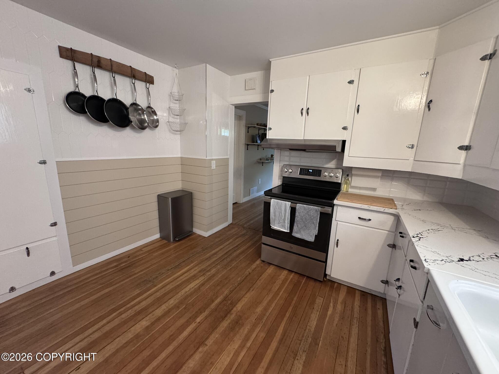 112 E 10th Avenue Property Photo 10