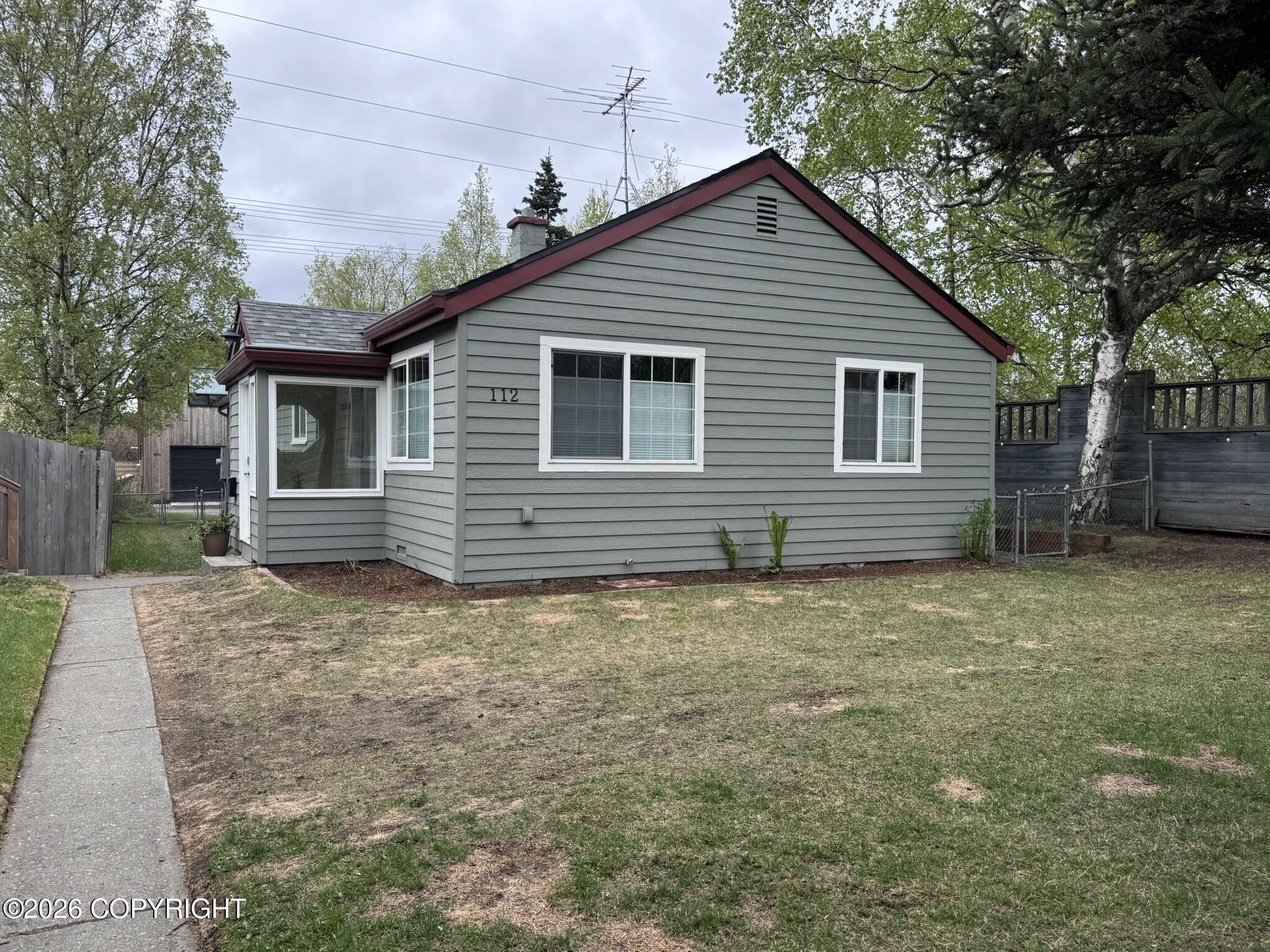 112 E 10th Avenue Property Photo 31