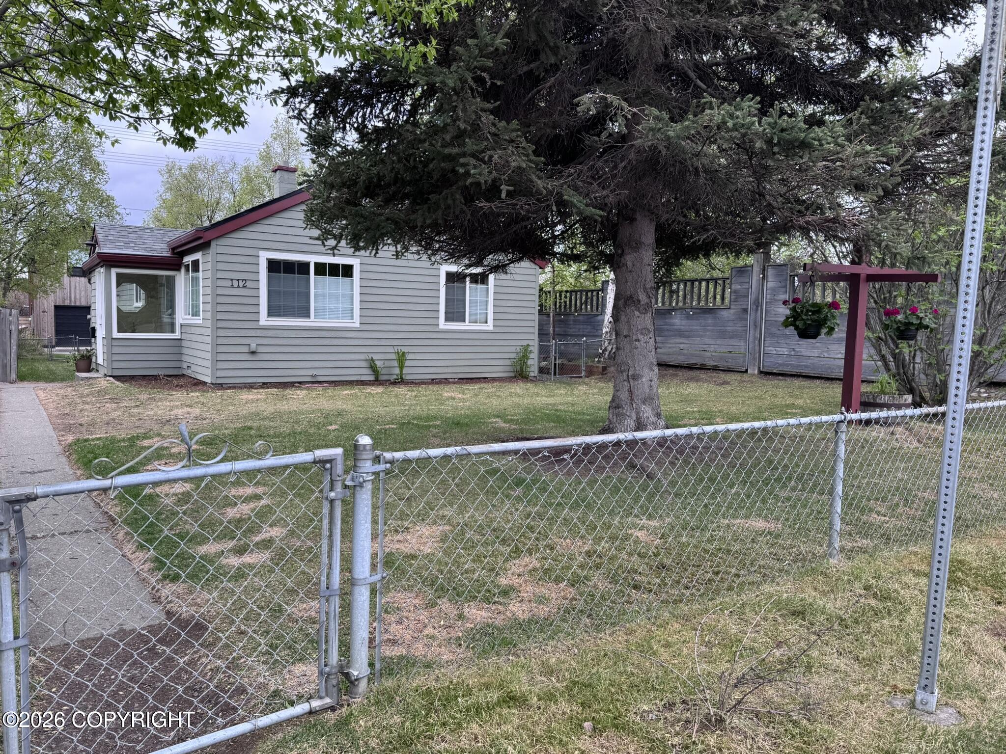 112 E 10th Avenue Property Photo 32