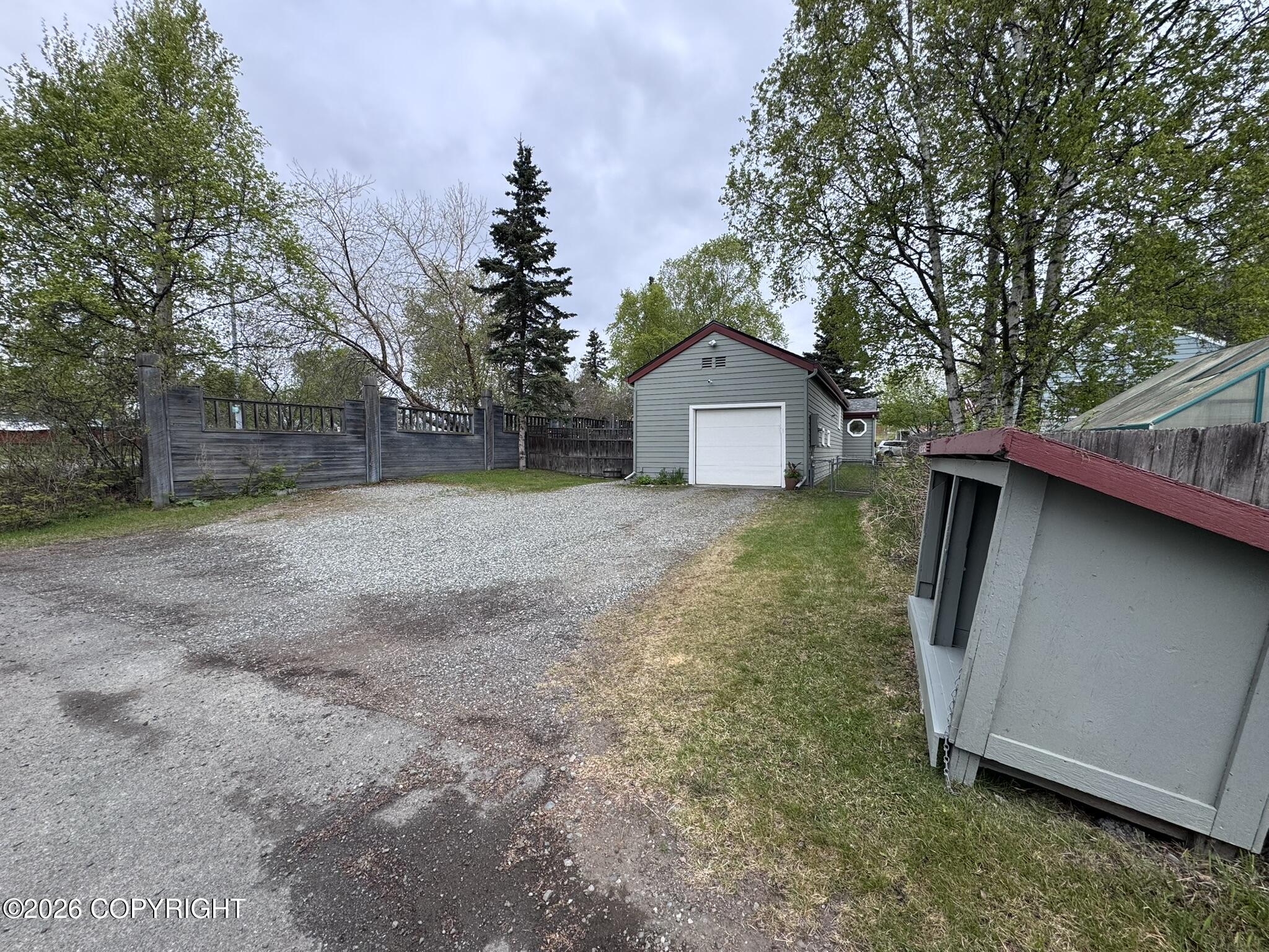 112 E 10th Avenue Property Photo 36