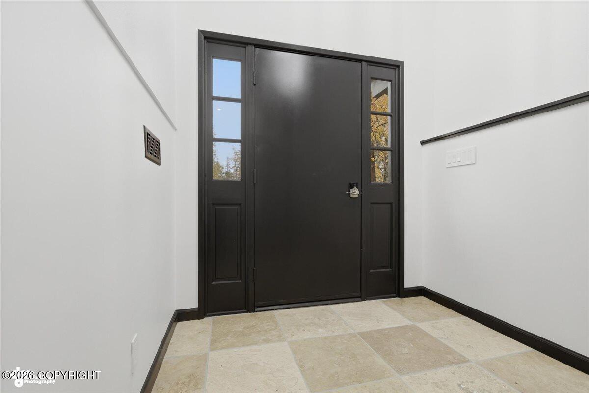 10500 Hillside Drive Property Photo 3