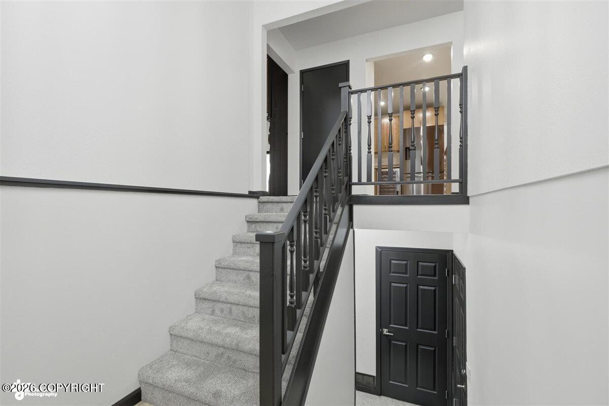10500 Hillside Drive Property Photo 4