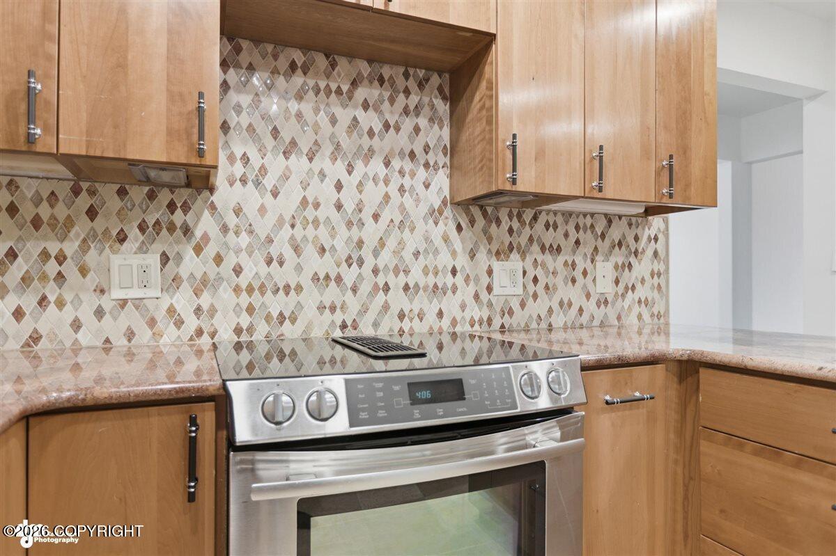 10500 Hillside Drive Property Photo 10