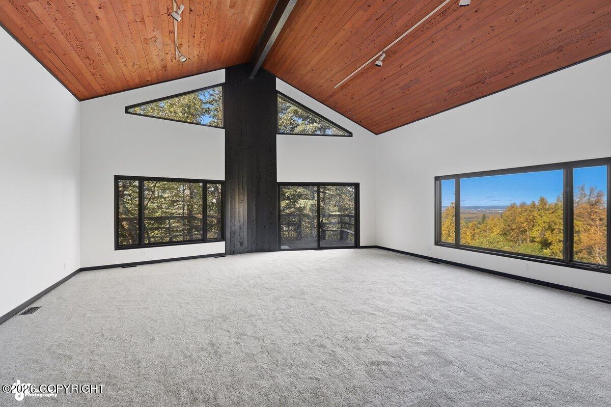 10500 Hillside Drive Property Photo 19