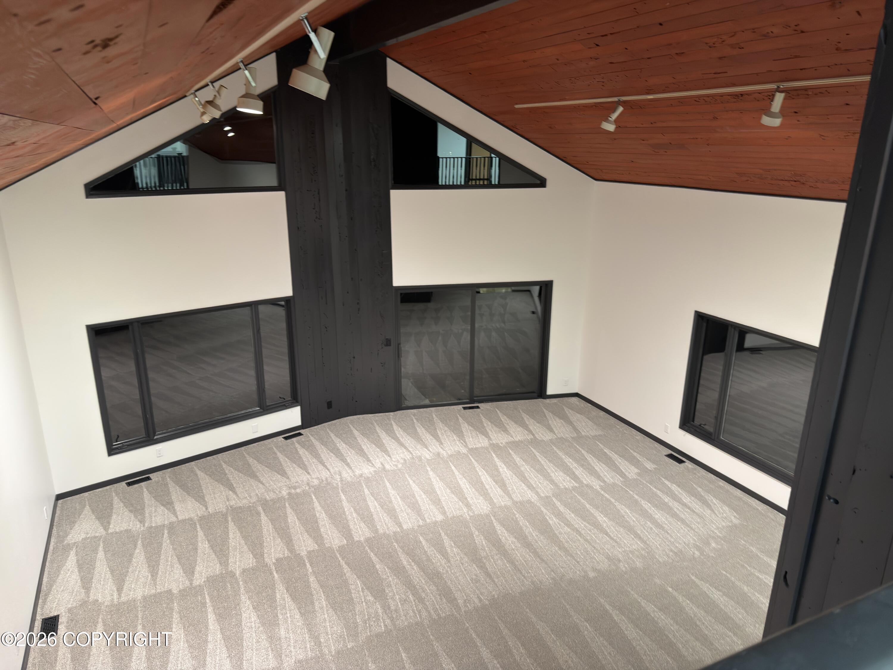10500 Hillside Drive Property Photo 22