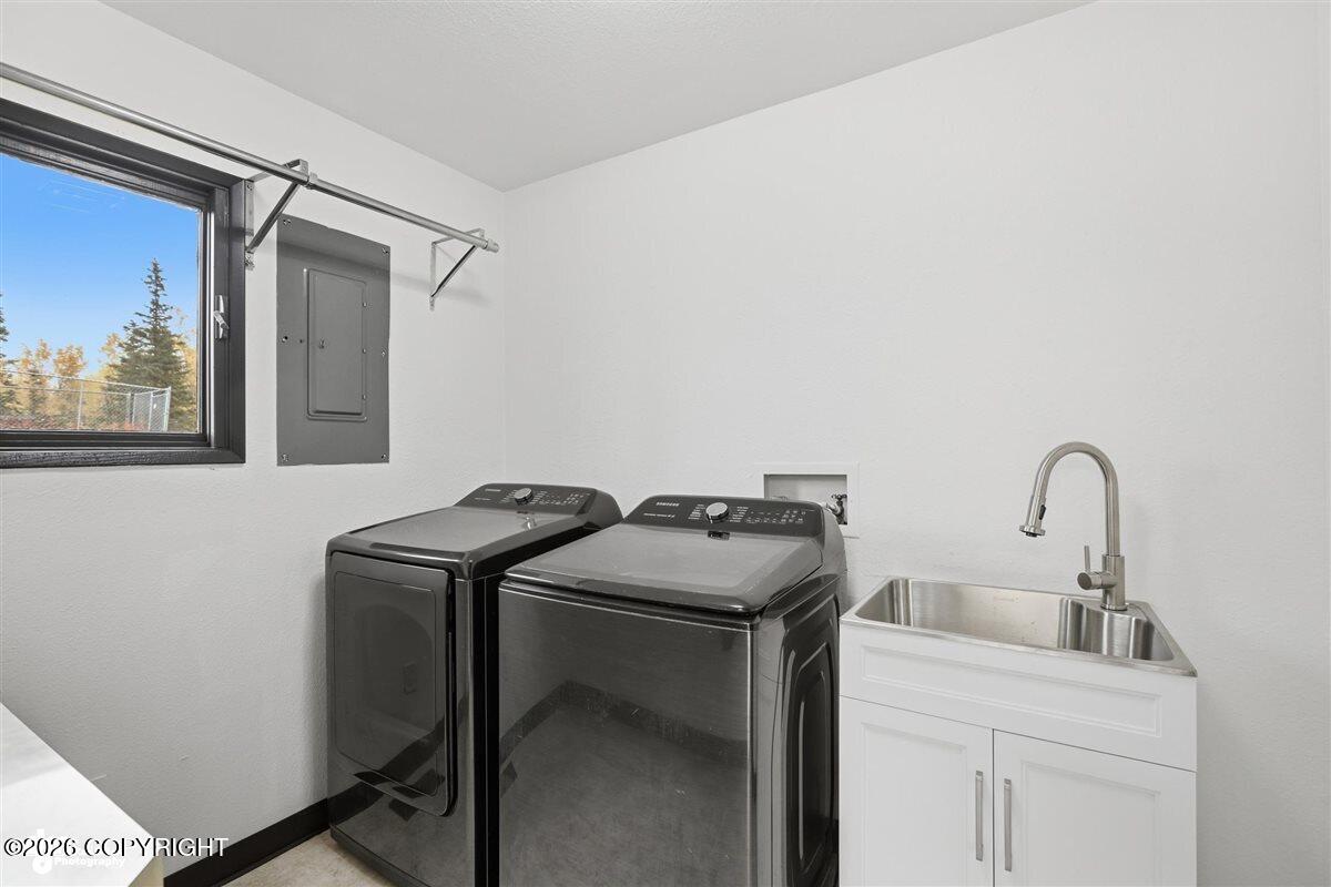 10500 Hillside Drive Property Photo 41