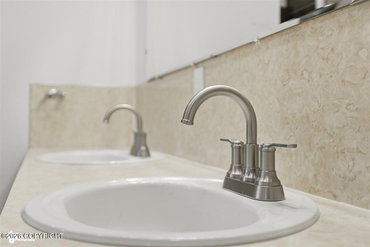 10500 Hillside Drive Property Photo 44