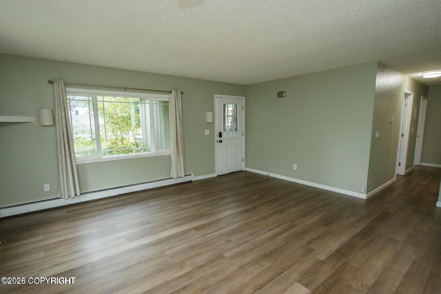 22440 Lampert Circle Property Photo 3