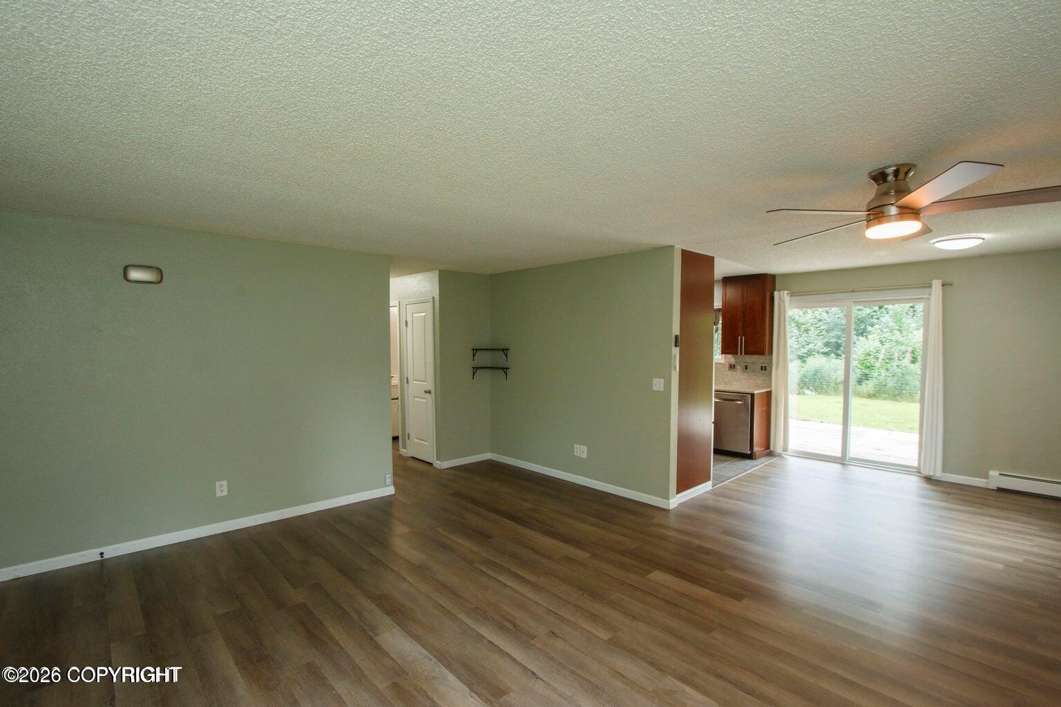 22440 Lampert Circle Property Photo 6