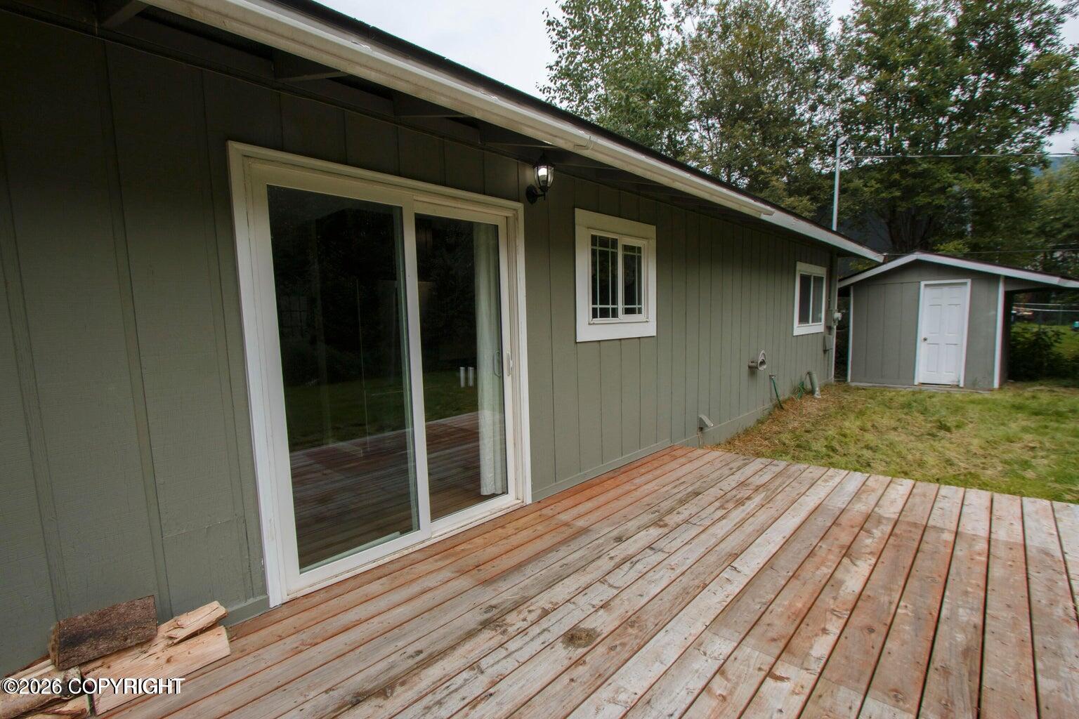 22440 Lampert Circle Property Photo 8
