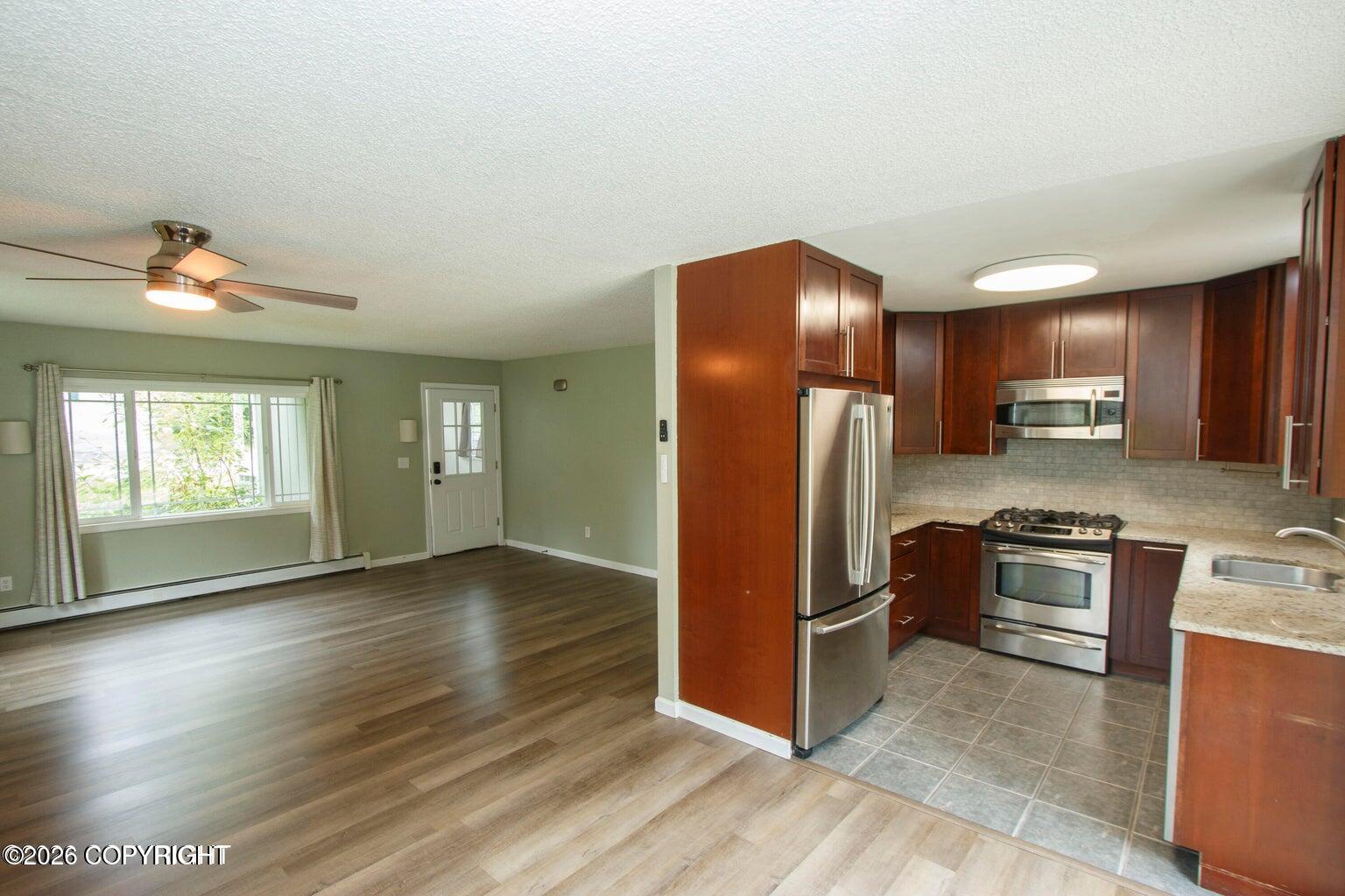 22440 Lampert Circle Property Photo 13