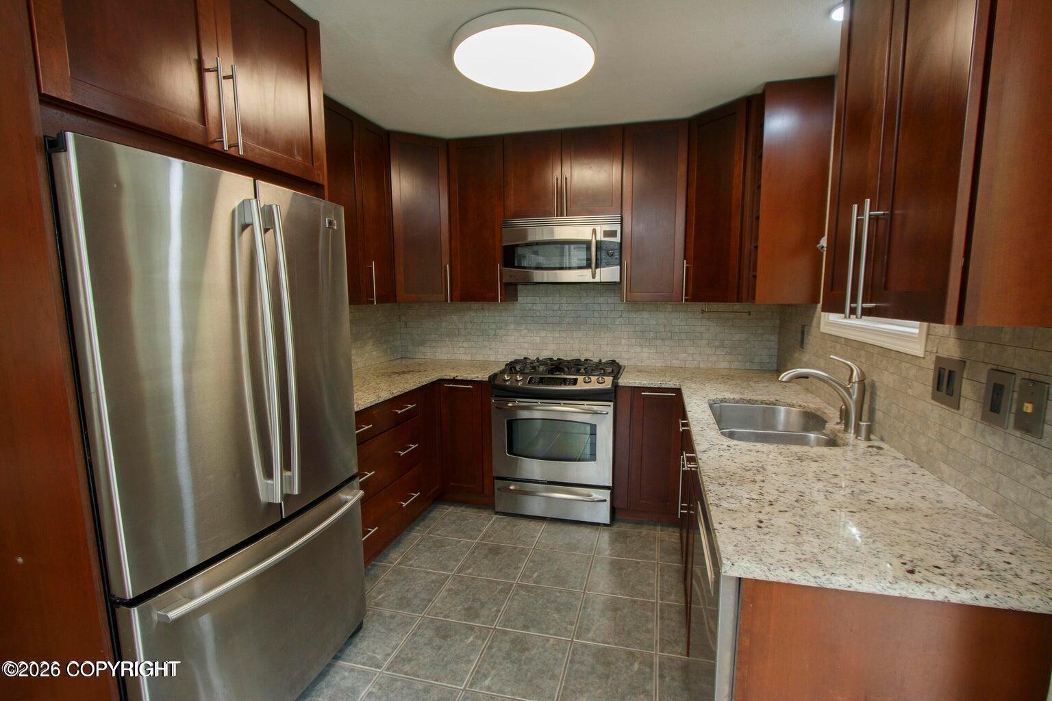 22440 Lampert Circle Property Photo 14