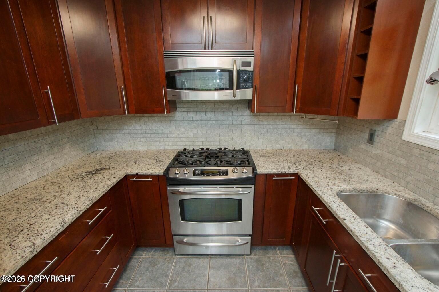 22440 Lampert Circle Property Photo 15