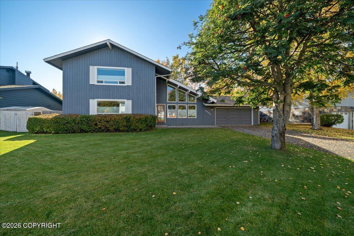 2084 Arlington Drive Property Photo 1