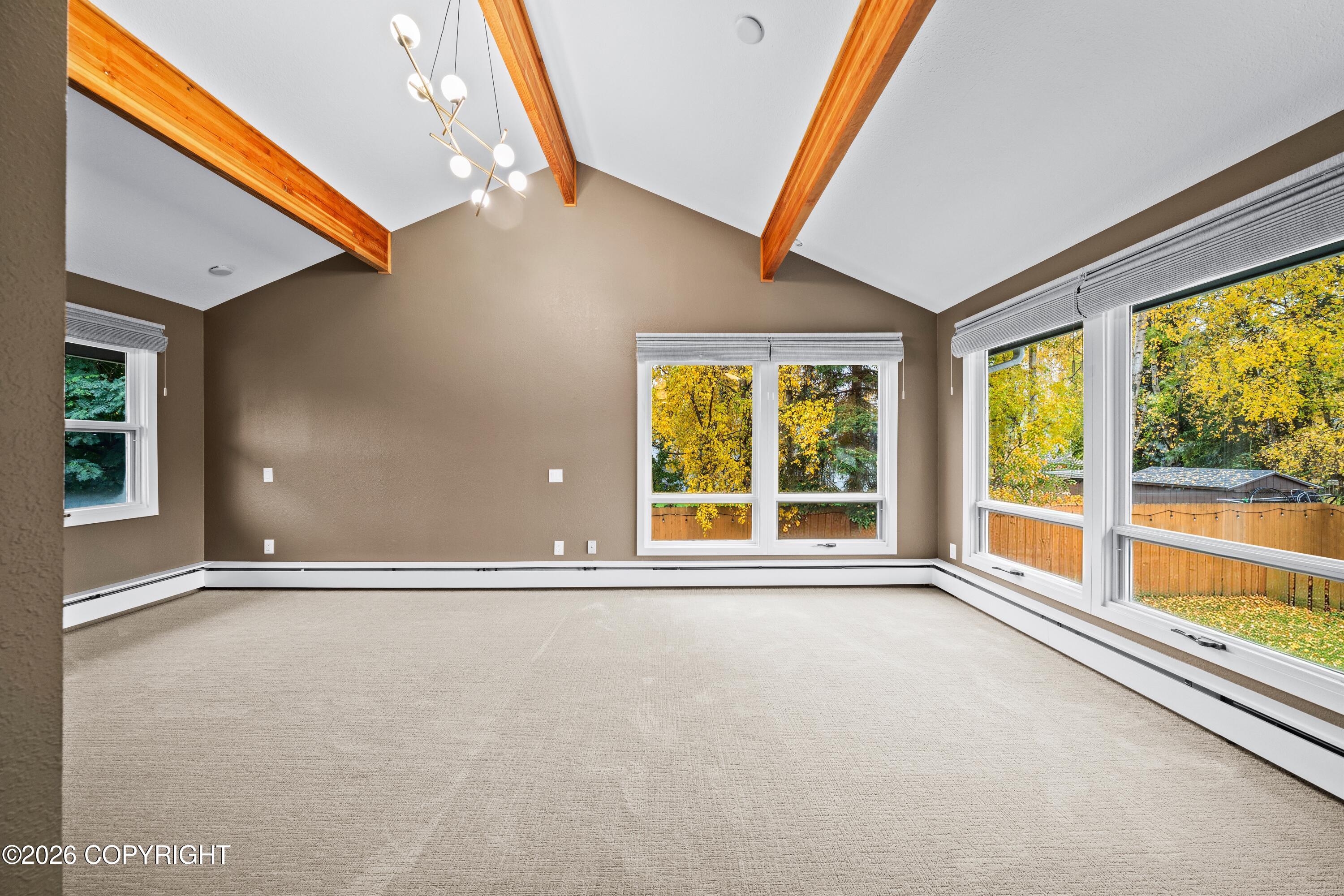 2084 Arlington Drive Property Photo 4