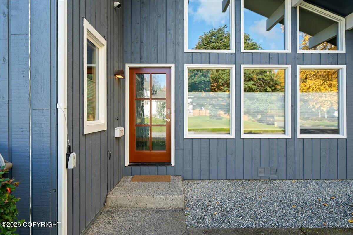 2084 Arlington Drive Property Photo 8