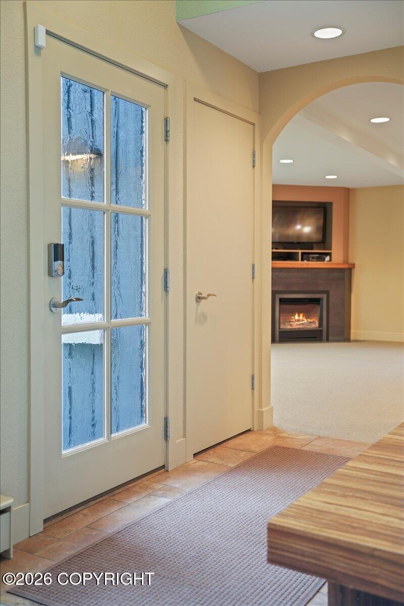 2084 Arlington Drive Property Photo 10