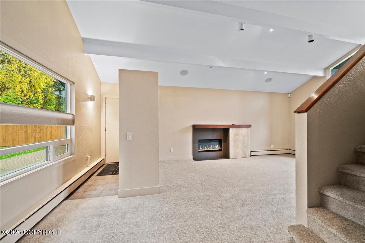 2084 Arlington Drive Property Photo 16
