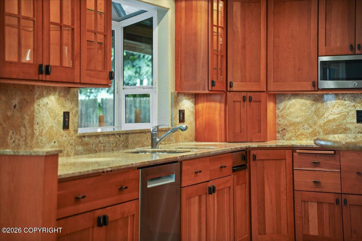 2084 Arlington Drive Property Photo 28