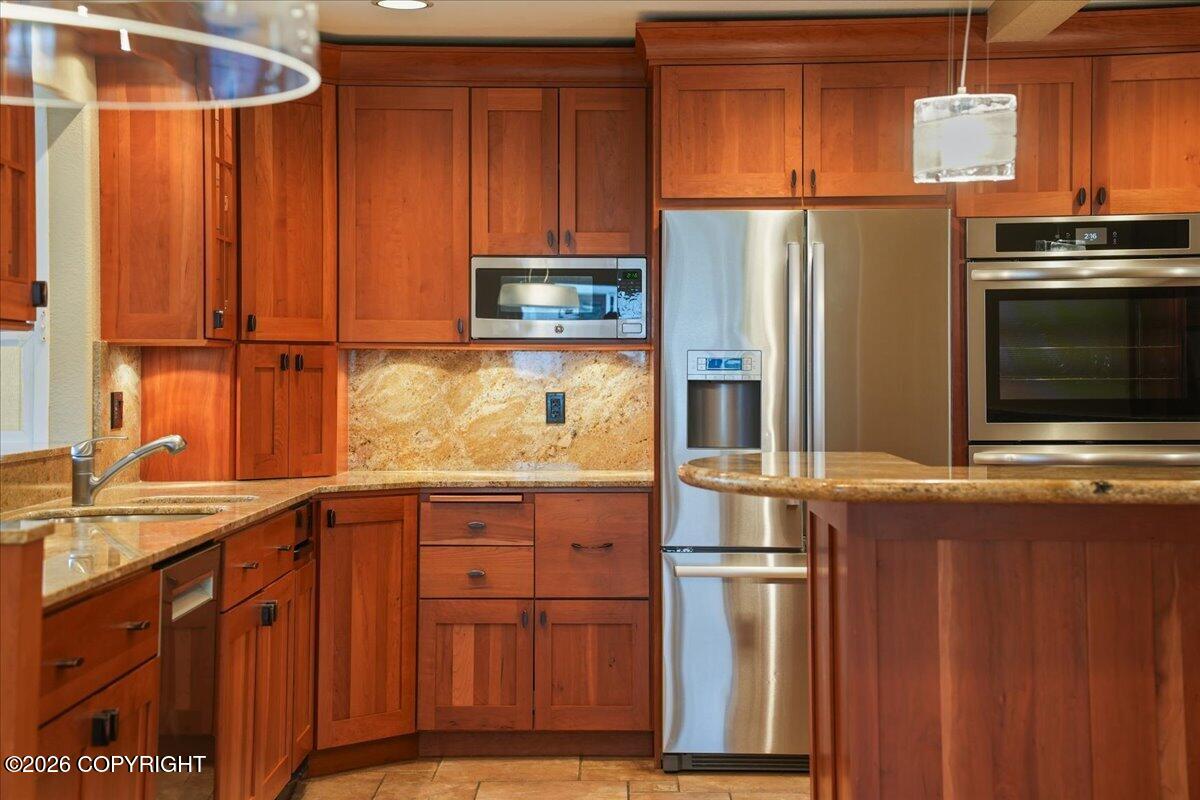 2084 Arlington Drive Property Photo 29