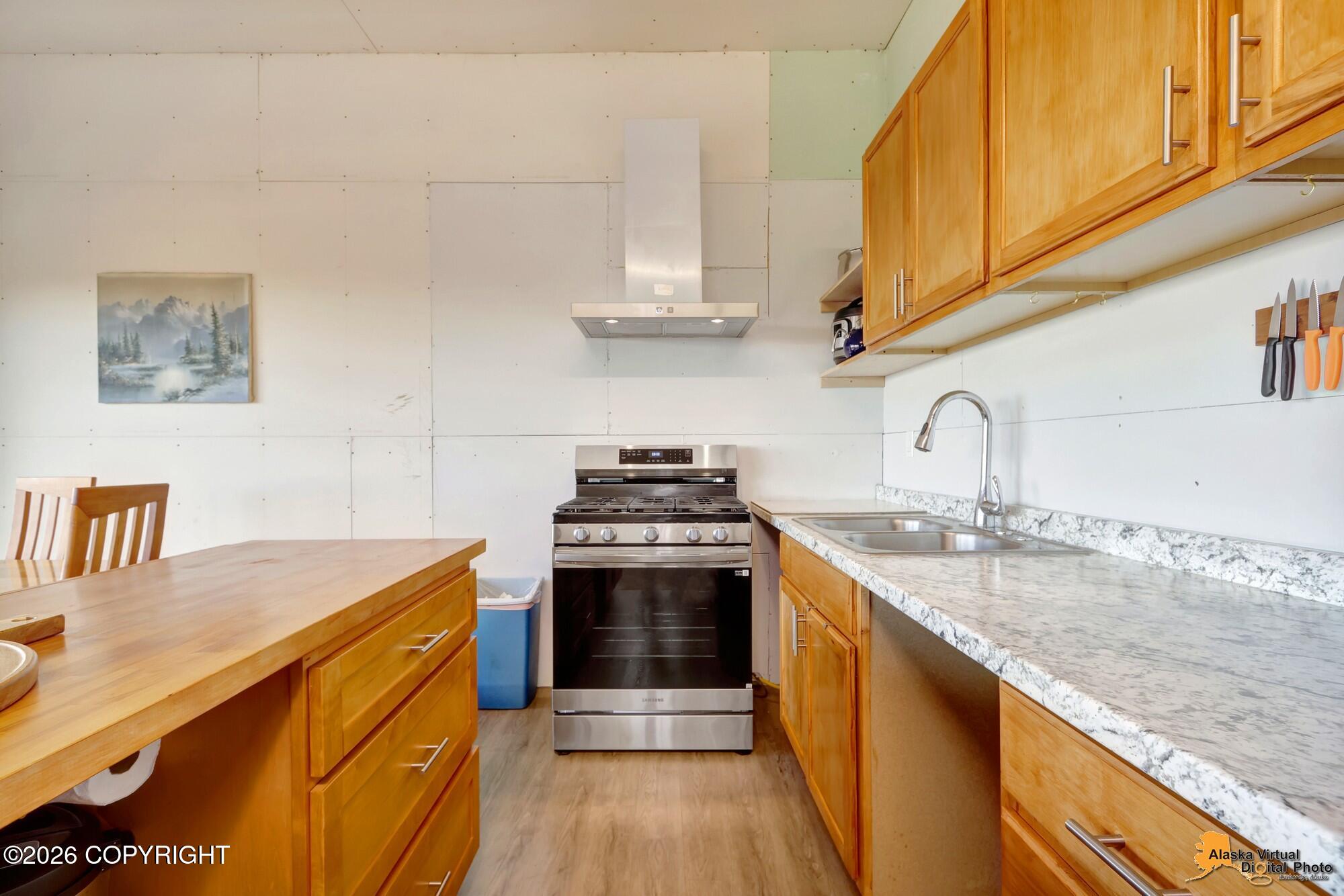 17065 Kings Way Drive Property Photo 11
