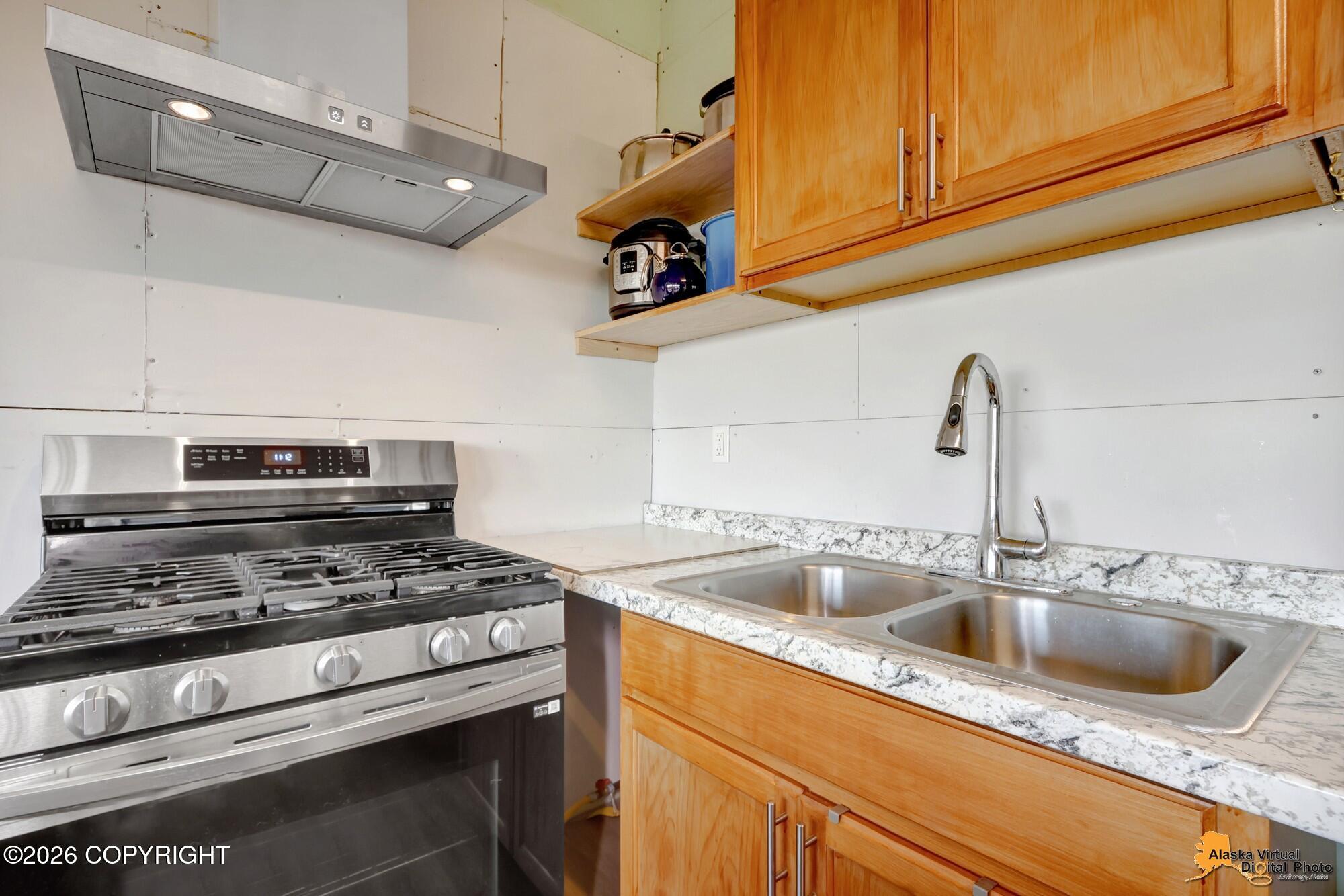 17065 Kings Way Drive Property Photo 13