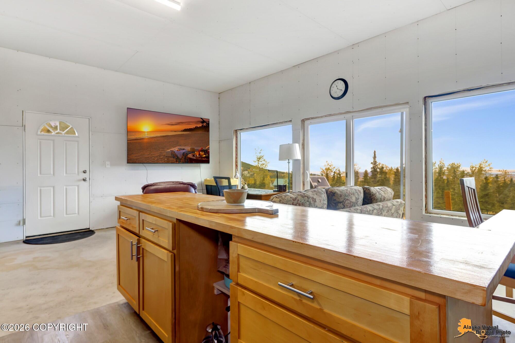 17065 Kings Way Drive Property Photo 15