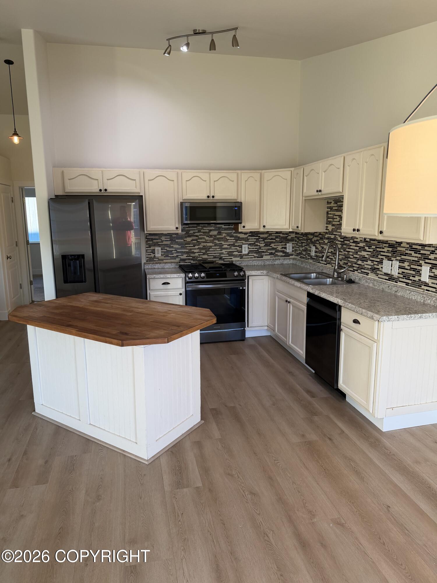 2941 Summer Wind Court Property Photo 8