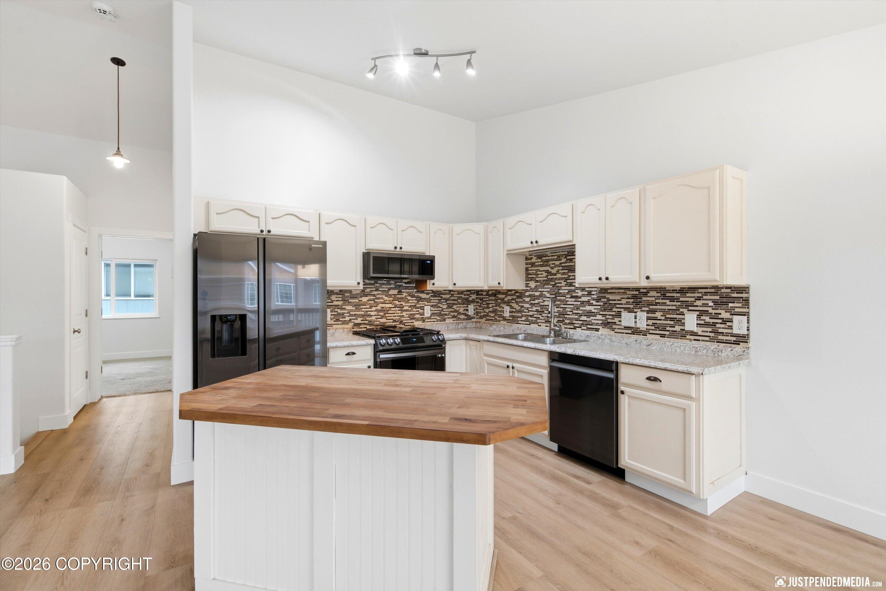 2941 Summer Wind Court Property Photo 13