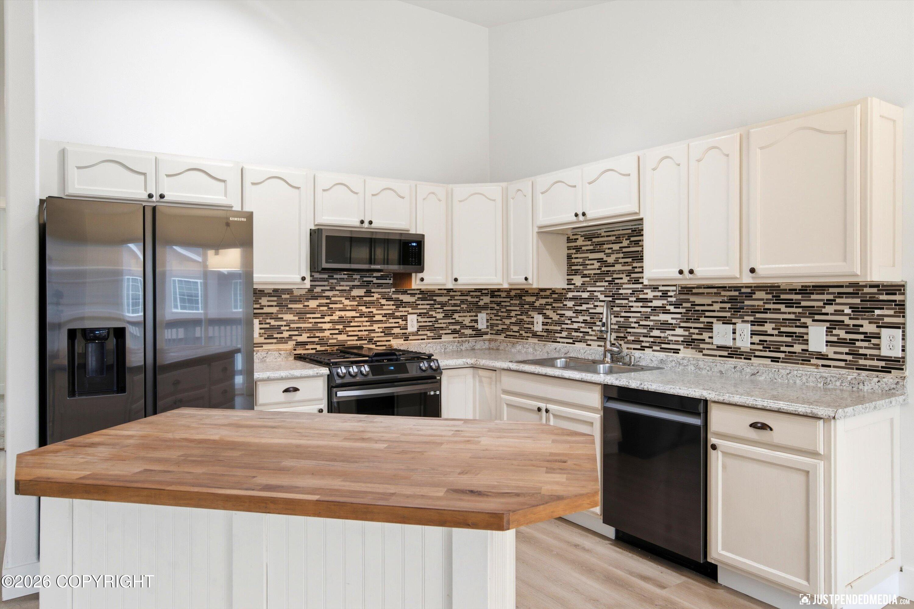 2941 Summer Wind Court Property Photo 14