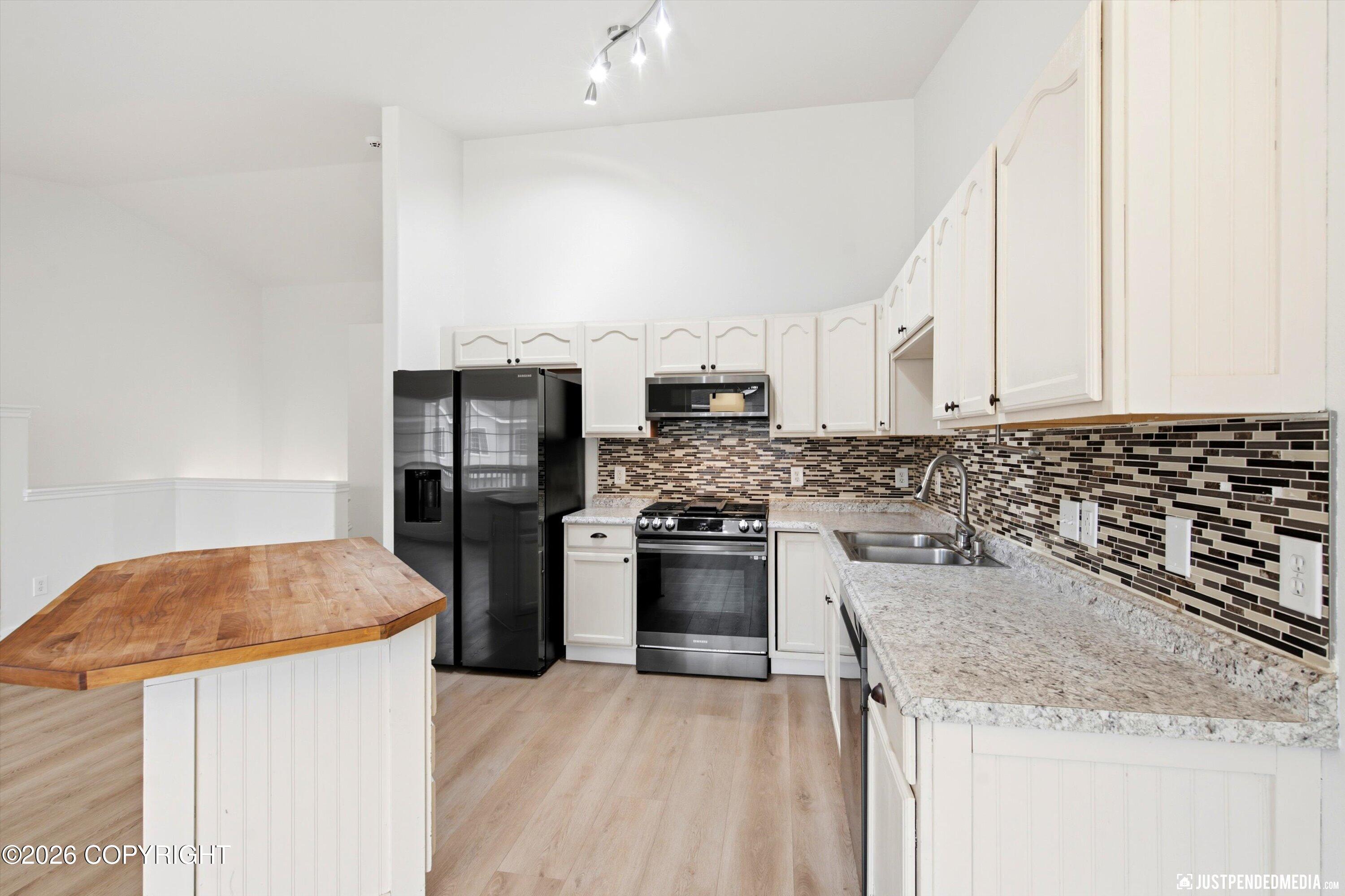 2941 Summer Wind Court Property Photo 15