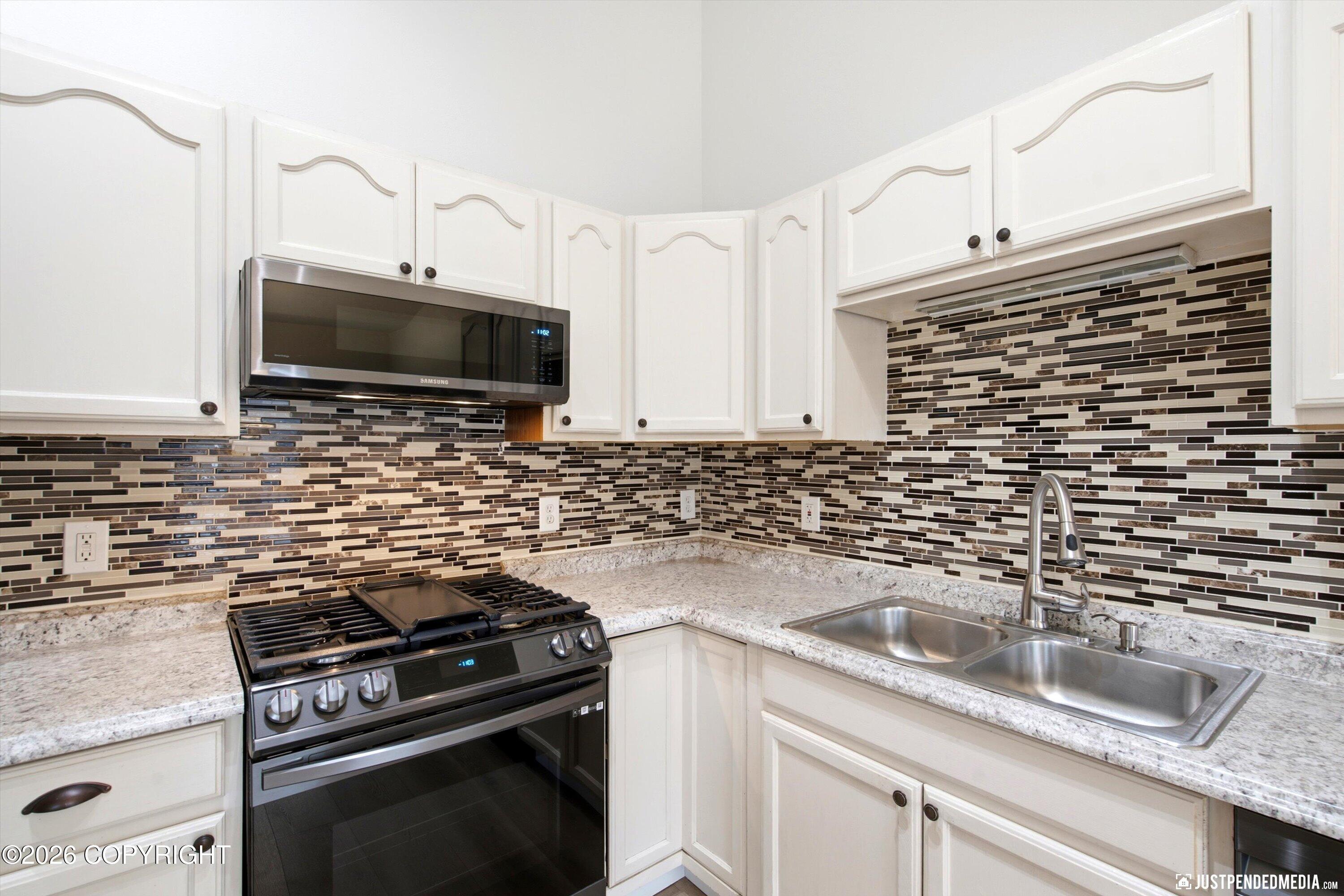 2941 Summer Wind Court Property Photo 16