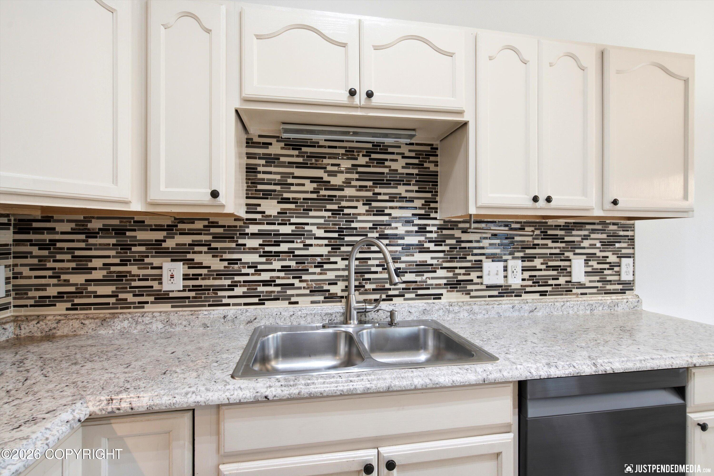 2941 Summer Wind Court Property Photo 17