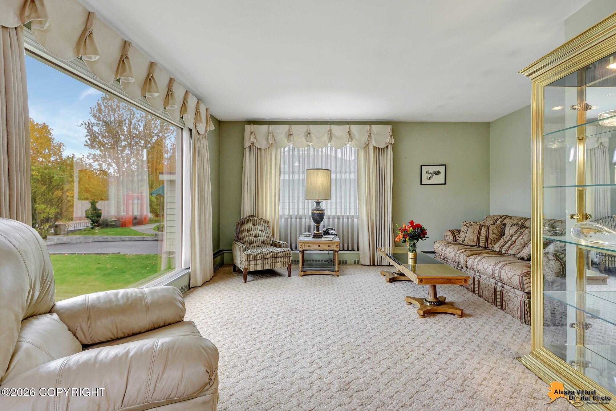 1560 G Street Property Photo 7