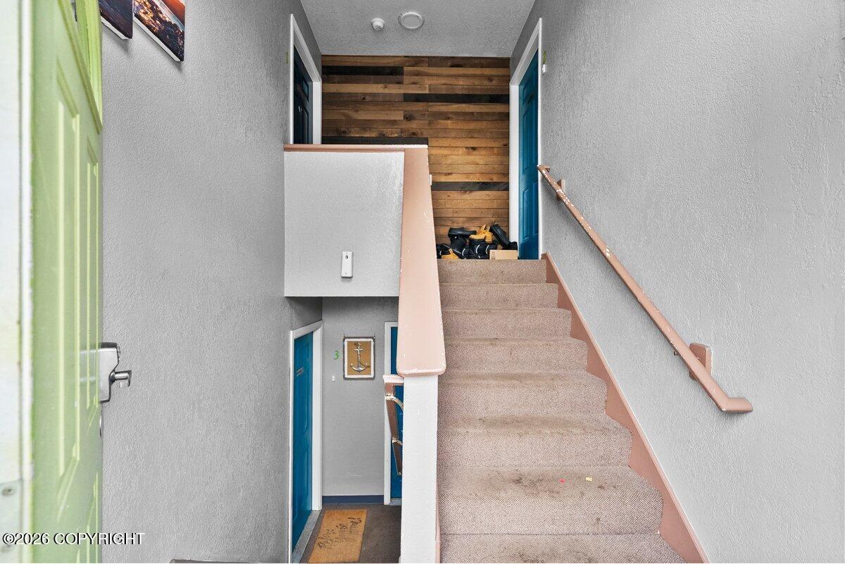 340 E 45th Avenue Property Photo 4