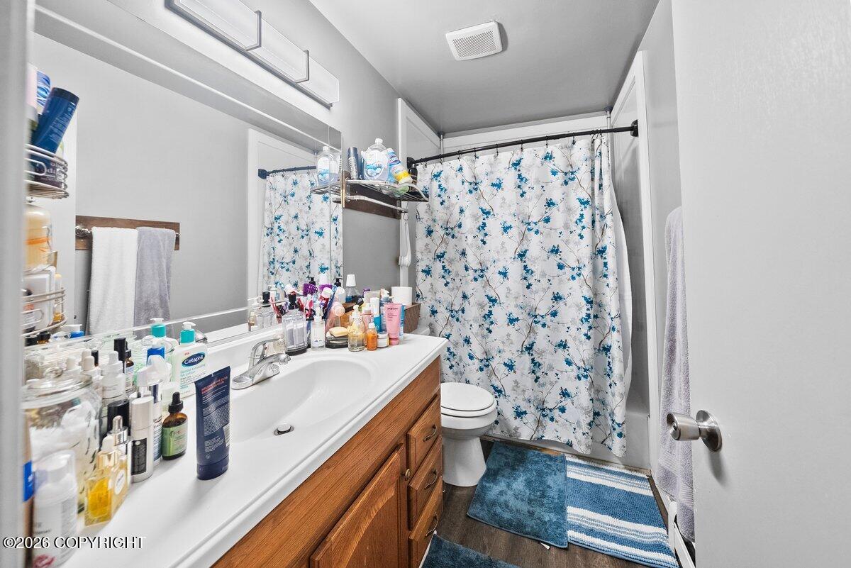 340 E 45th Avenue Property Photo 15