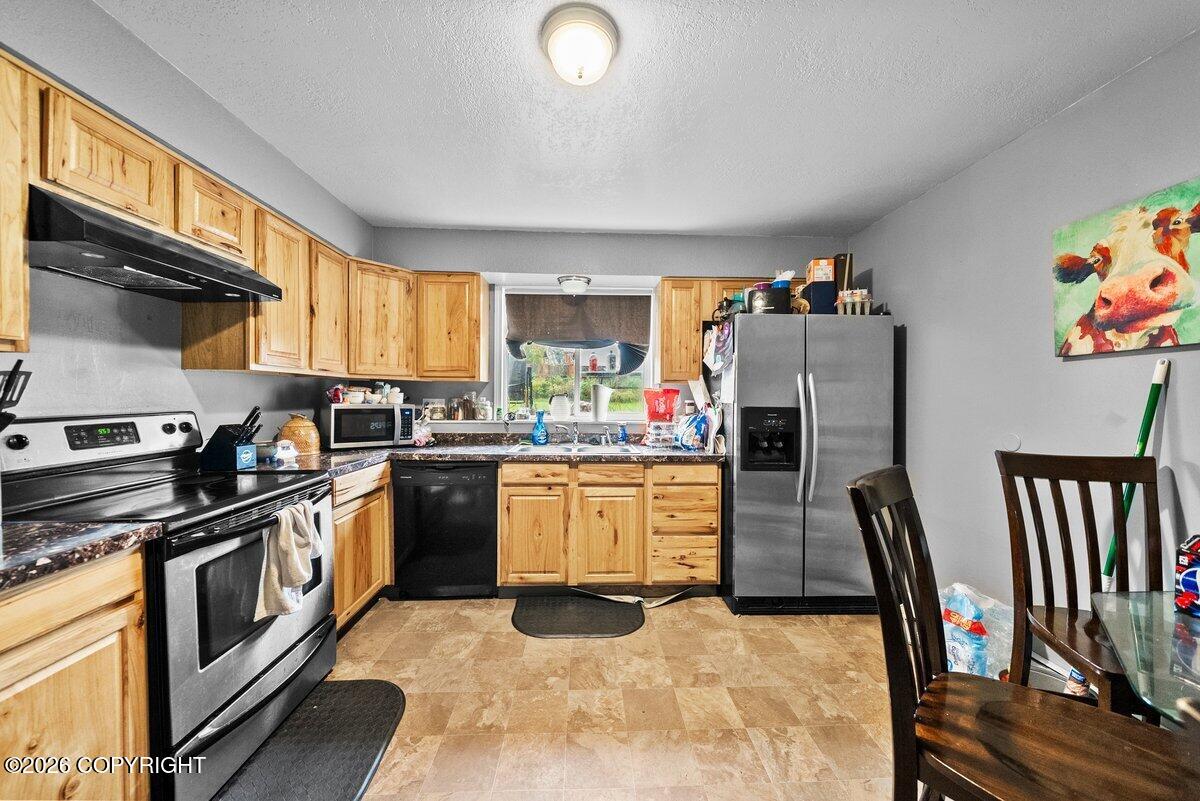 340 E 45th Avenue Property Photo 17