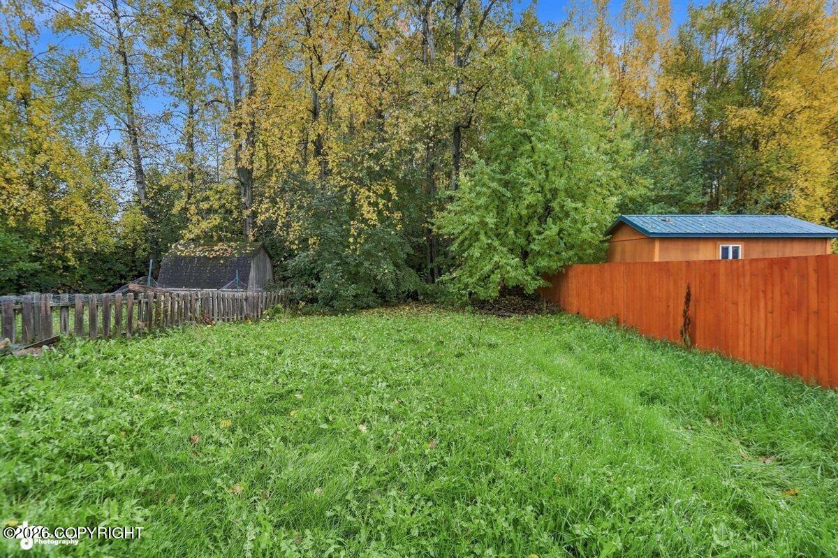 1930 E 72nd Avenue Property Photo 3