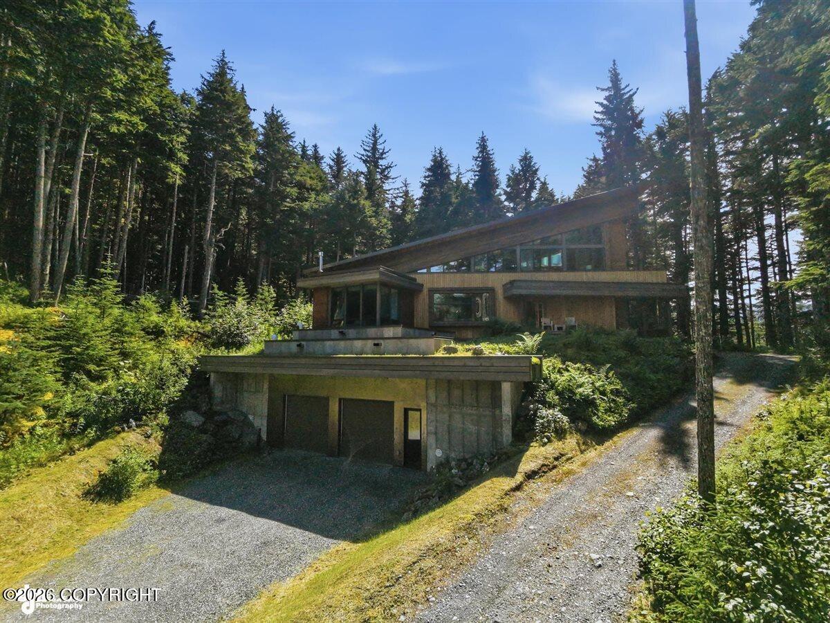 891 Vail Drive Property Photo 3