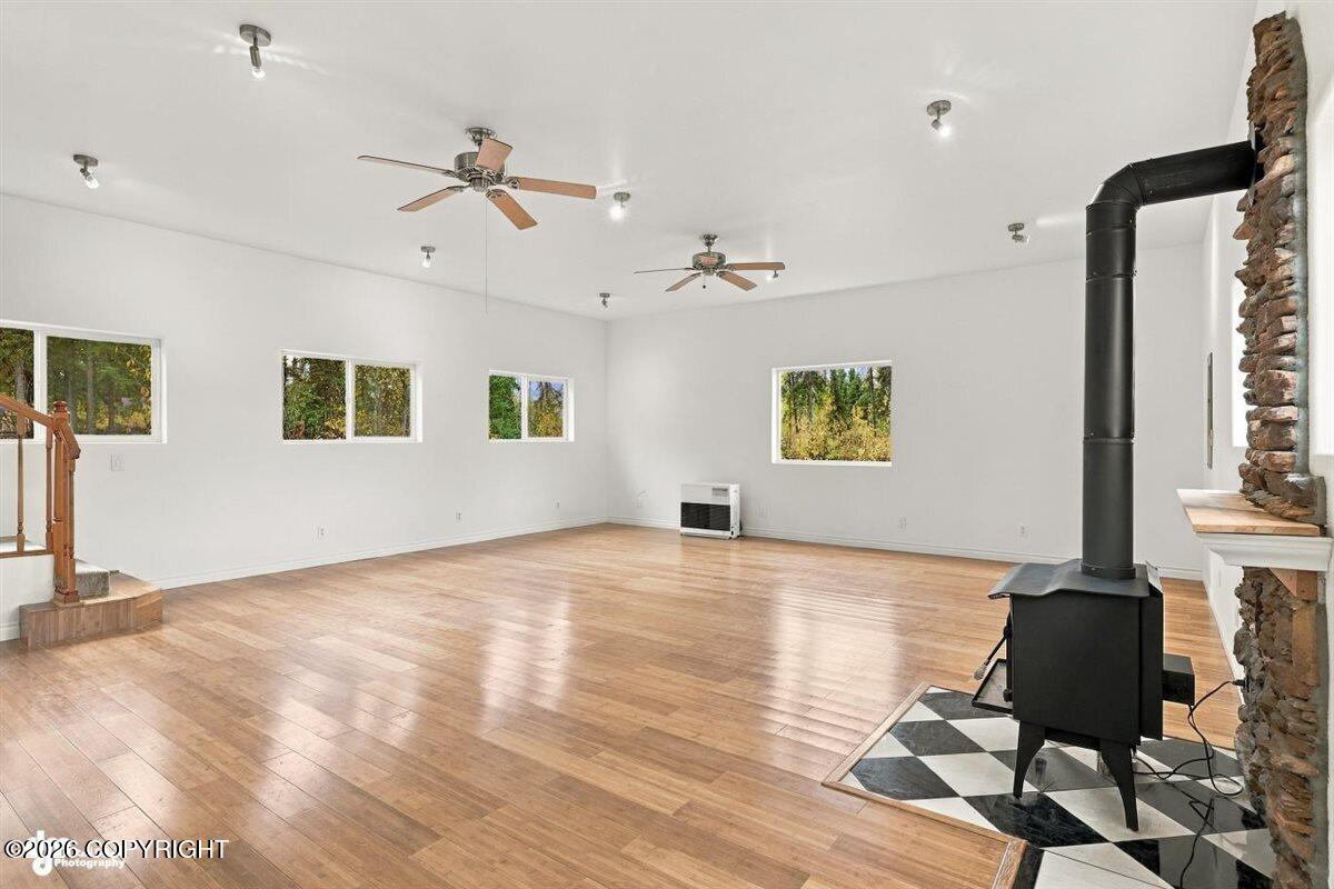 41720 Mill Avenue Property Photo 3