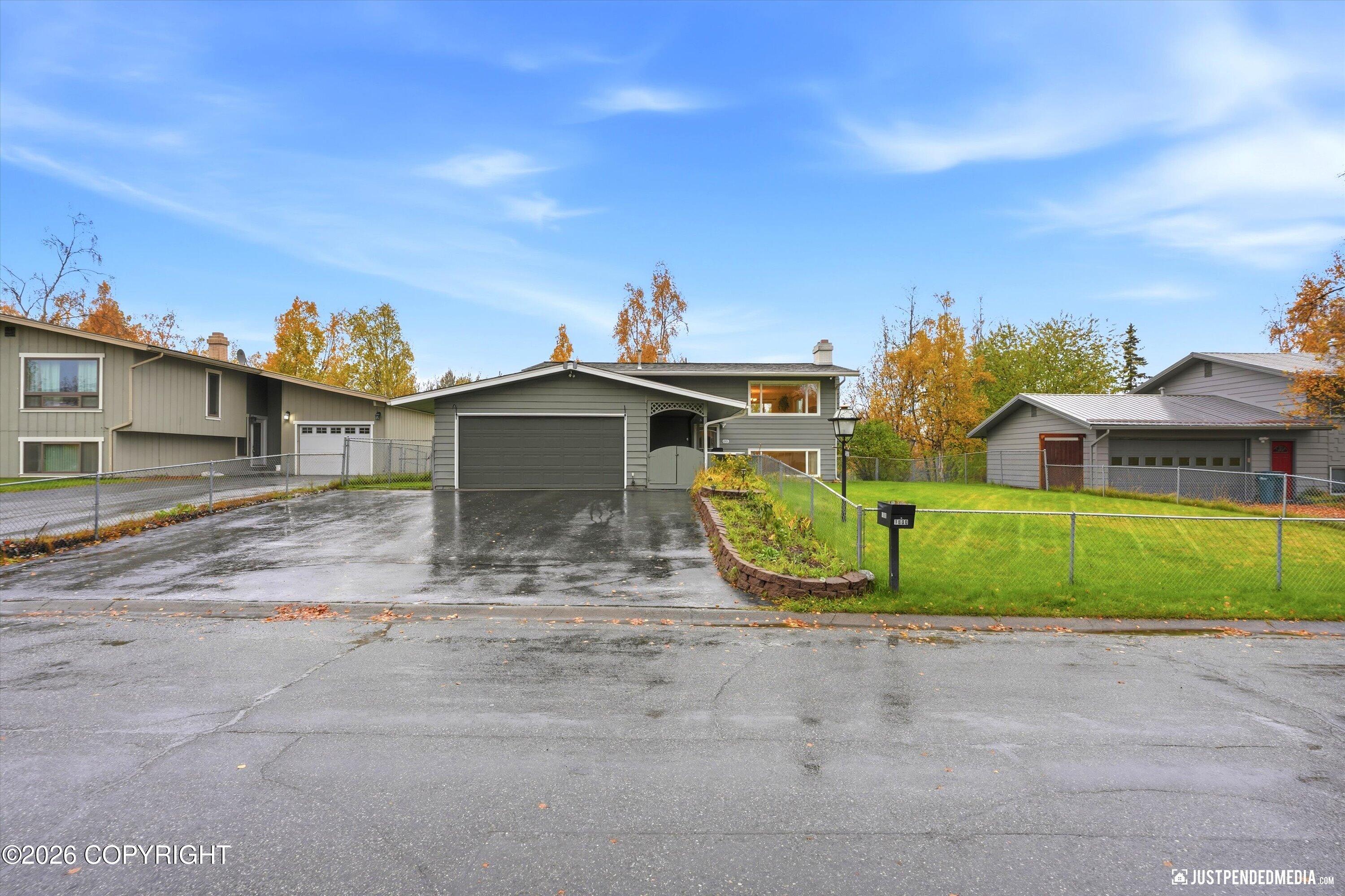 1880 Otter Street Property Photo 3