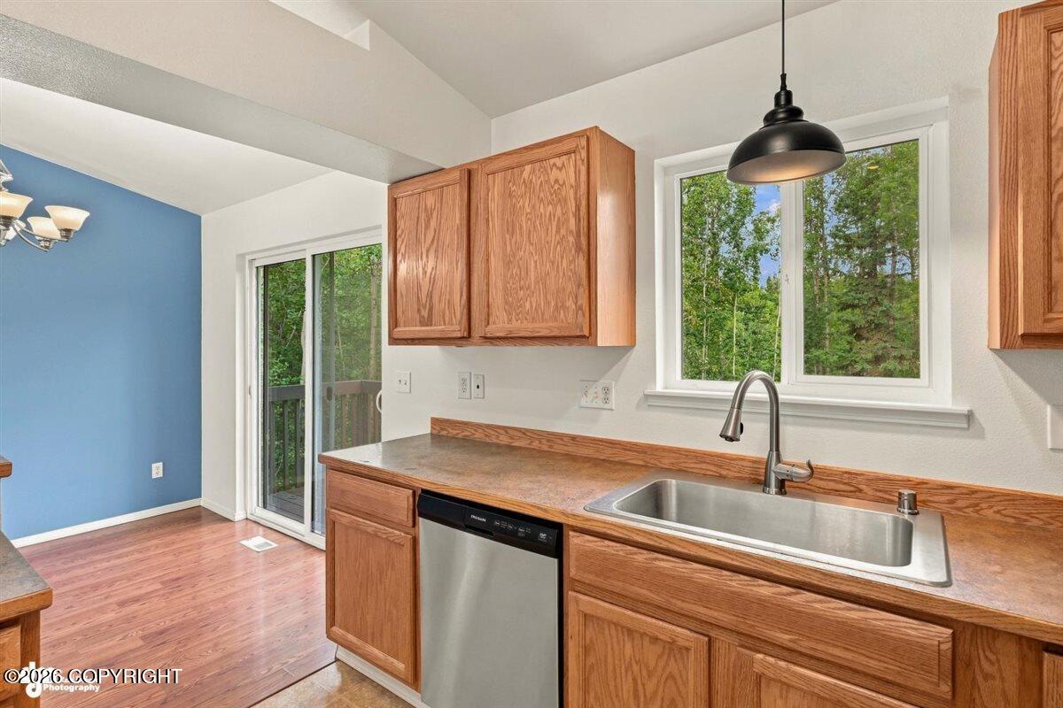 6921 W Gruening Place Property Photo 8