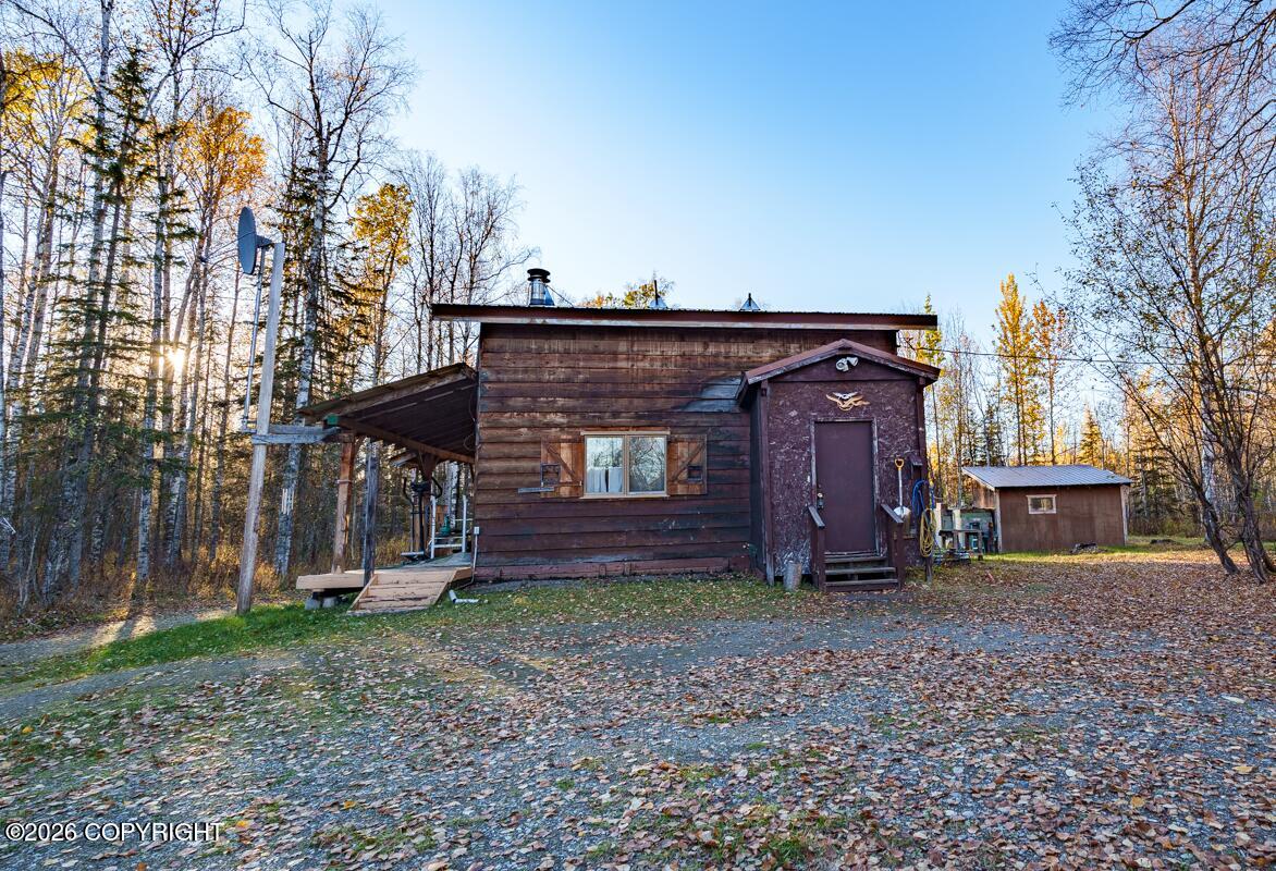 22982 W Tuxedo Avenue Property Photo 3
