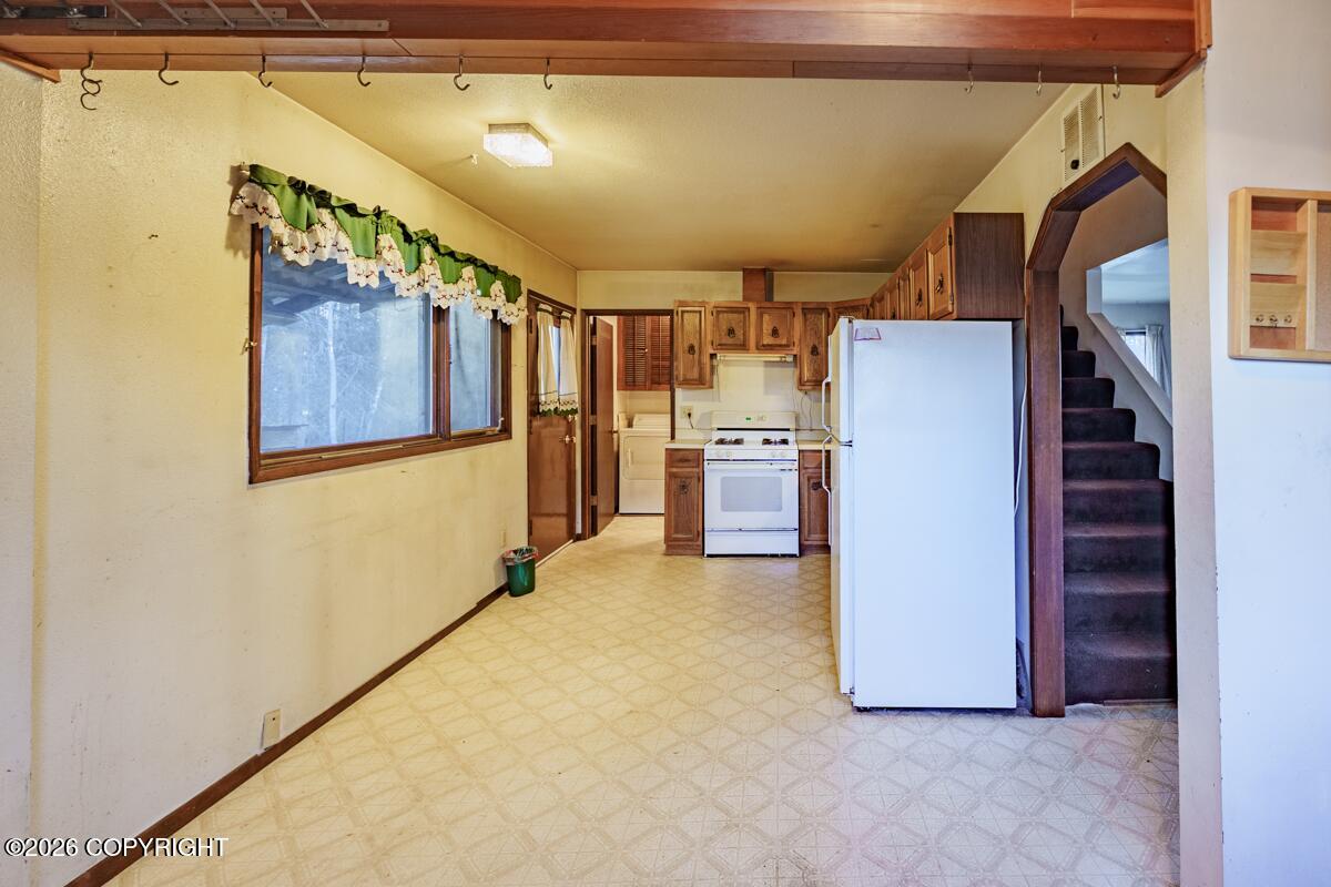 22982 W Tuxedo Avenue Property Photo 10